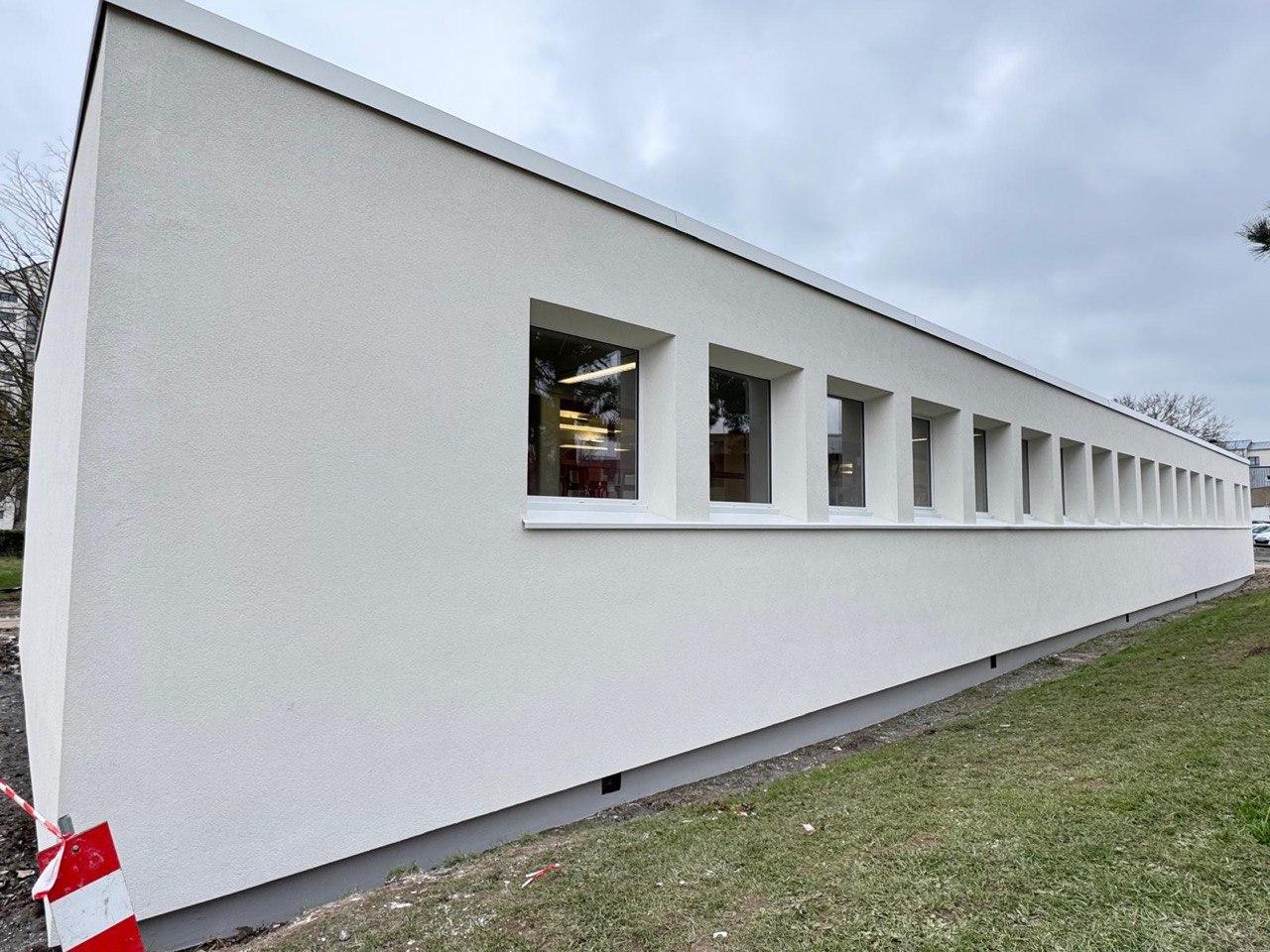 Achèvement d'une façade moderne