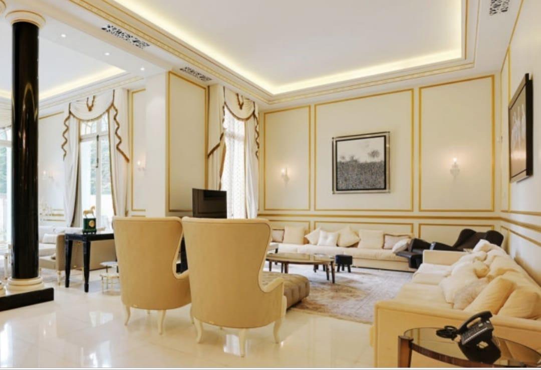 Intérieur luxueux moulures